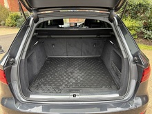 Audi A4 Avant 2019 TFSI Black Edition - Thumb 33