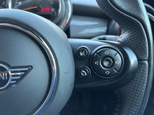 MINI Convertible 2020 Cooper Sport - Thumb 36