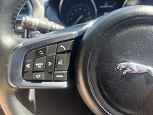 Jaguar XE 2015 V6 S - Thumb 27