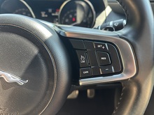 Jaguar XE 2015 V6 S - Thumb 25
