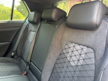 Volkswagen Golf 2026 eTSI MHEV R-Line - Thumb 17