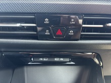 Volkswagen Golf 2026 eTSI MHEV R-Line - Thumb 18