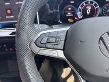 Volkswagen Golf 2026 eTSI MHEV R-Line - Thumb 26