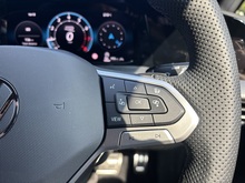 Volkswagen Golf 2026 eTSI MHEV R-Line - Thumb 21