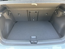 Volkswagen Golf 2026 eTSI MHEV R-Line - Thumb 15