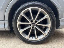 Audi Q4 e-tron 2023 Edition 1 - Thumb 7