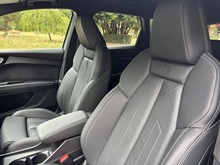 Audi Q4 e-tron 2023 Edition 1 - Thumb 16