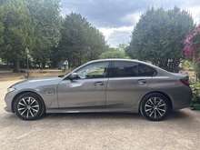BMW 3 Series 2024 330e Sport - Thumb 4