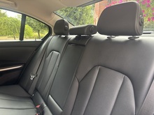 BMW 3 Series 2024 330e Sport - Thumb 10