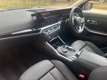 BMW 3 Series 2024 330e Sport - Thumb 14
