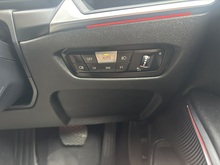 BMW 3 Series 2024 330e Sport - Thumb 26