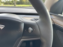 Tesla Model Y 2024 Long Range - Thumb 32