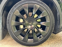 Tesla Model Y 2024 Long Range - Thumb 8