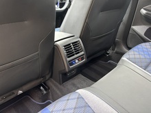 Volkswagen Golf 2023 TSI R - Thumb 23