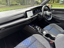 Volkswagen Golf 2023 TSI R - Thumb 11