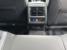 Volkswagen Golf 2023 TSI R - Thumb 24