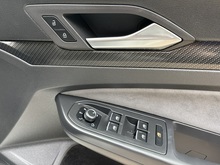 Volkswagen Golf 2023 TSI R - Thumb 29