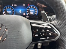Volkswagen Golf 2023 TSI R - Thumb 26