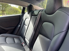 Tesla Model 3 2022 - Thumb 13
