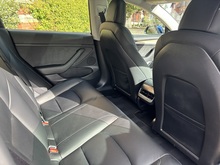 Tesla Model 3 2022 - Thumb 21