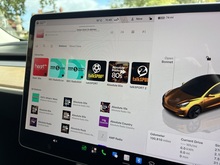Tesla Model 3 2022 - Thumb 16