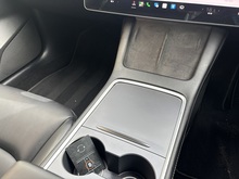 Tesla Model 3 2022 - Thumb 28