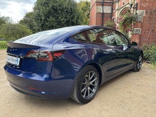 Tesla Model 3 2022 - Thumb 3